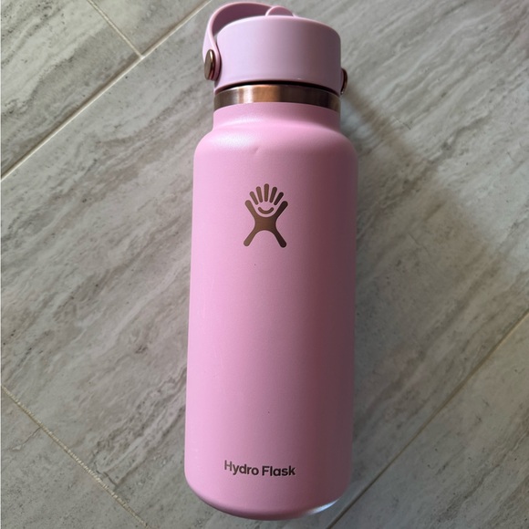 Pink and Rose Gold Hydroflask 32oz - Picture 1 of 3